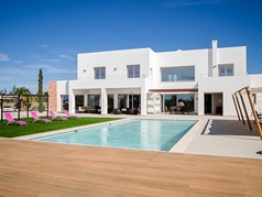Large villa for rent just 2 km from the centre of Ibiza town