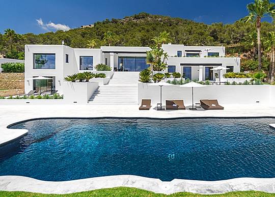 Exclusive rental villa in the Cap Martinet area of Ibiza
