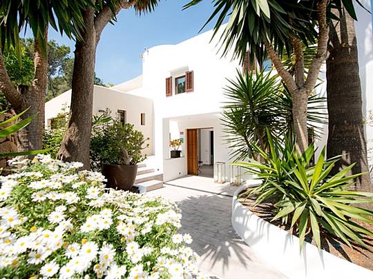 Beautiful villa for 10 people near Ibiza's Cala Moli beach