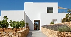 High-quality 6 bedroom Ibiza villa for rent near Benirras Beach