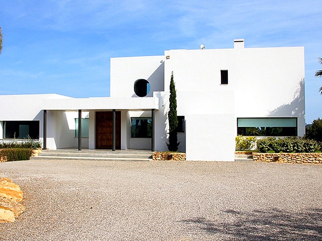 Luxury holiday villa with beautiful views over Dalt Vila and the sea
