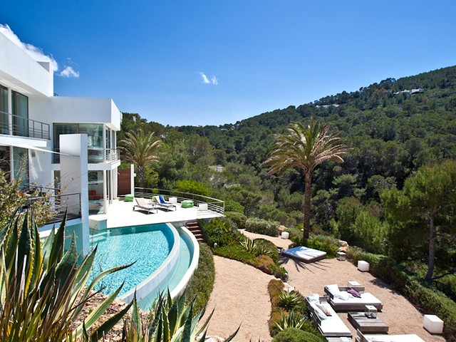 Private villa in Ibiza with an amazing sea view in Cala Vadella