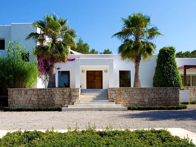 A modern luxury villa close to Ibiza town