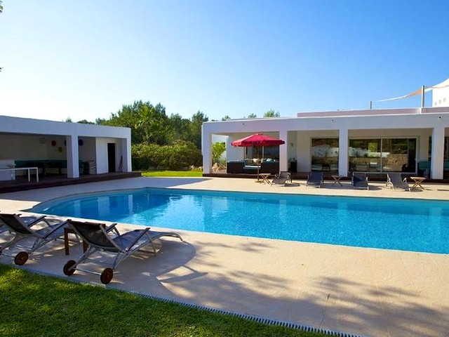 view of holiday villa with pool