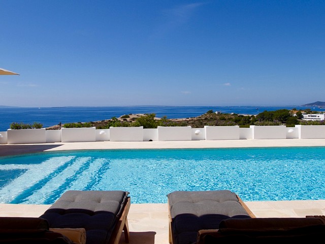Stunning 6 bedroom luxury villa in Cap Martinet