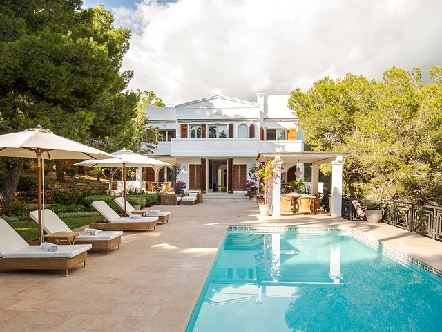 view of the villa and pool