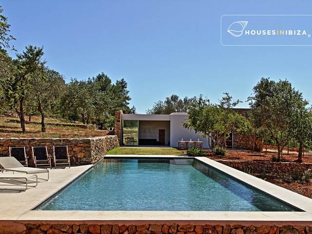 6 bedroom Ibizan farmhouse for rent near Santa Eularia