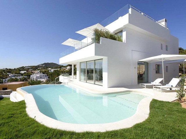 Private villa rental for 8 people in Can Pep Simo, Ibiza