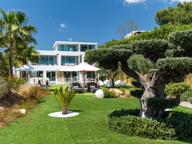 the villa and garden