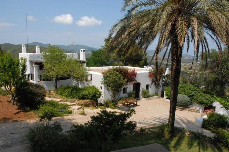 Large Ibiza holiday finca for 16 people in Santa Eulalia Del Rio