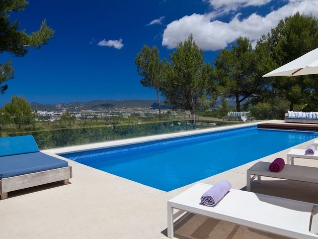 Modern Ibiza villa to rent near San Agusti