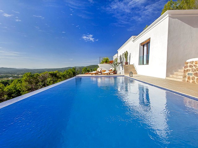 Villas in Ibiza 2025