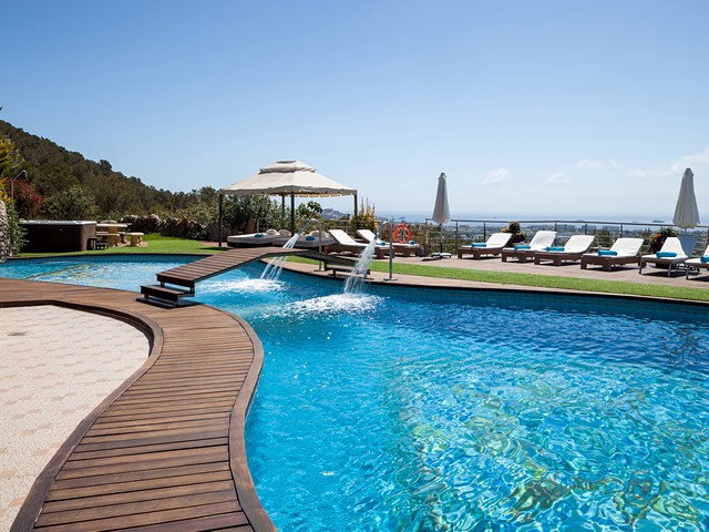 Large 10 bedroom Ibiza villa with great pool and views in Sa Carroca