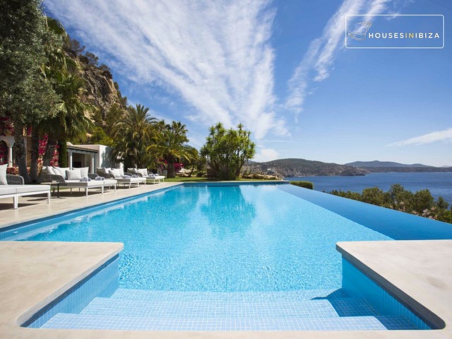 Exclusive Ibiza villa to rent in the beautiful Es Cubells area