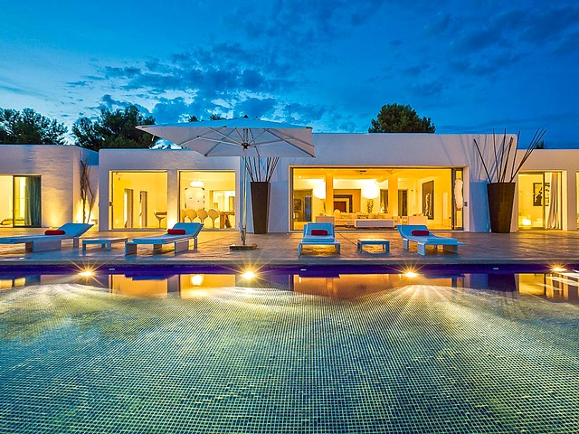 luxury villa 2