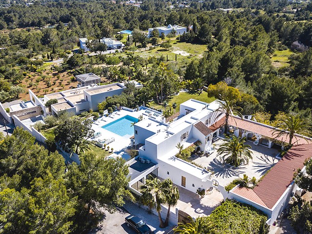 villa from above 2