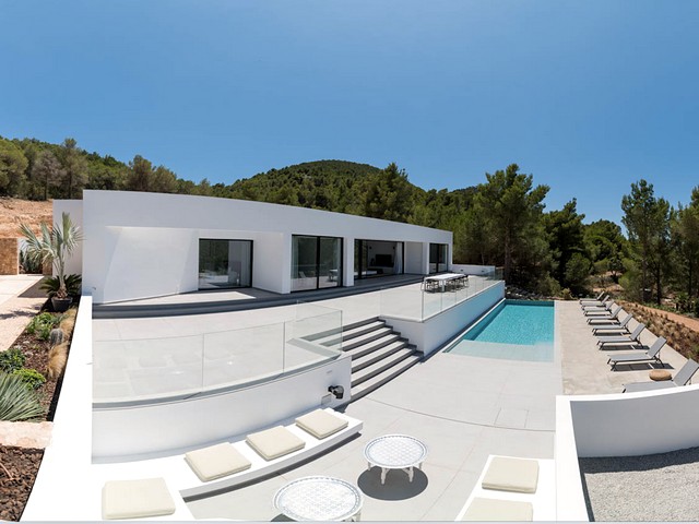 Exclusive villa in ibiza for 10 people