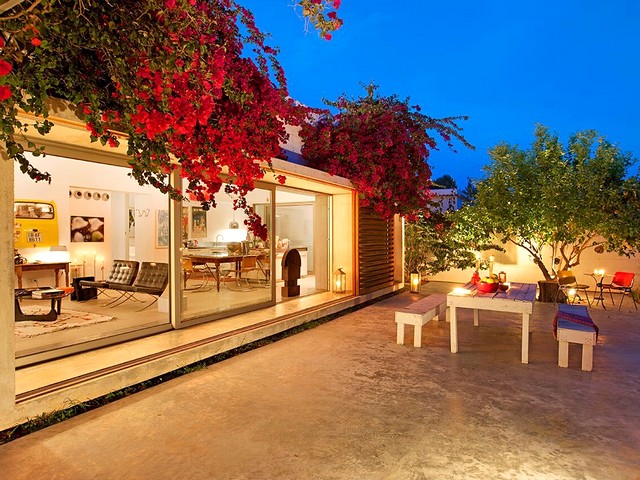 villa by night