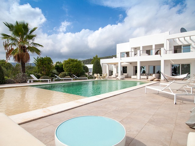 The villa and pool