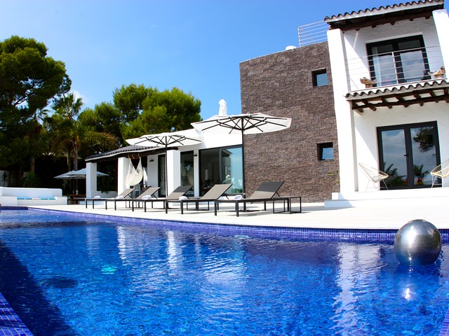 Private villa in Ibiza with lovely sea view close to San Jose